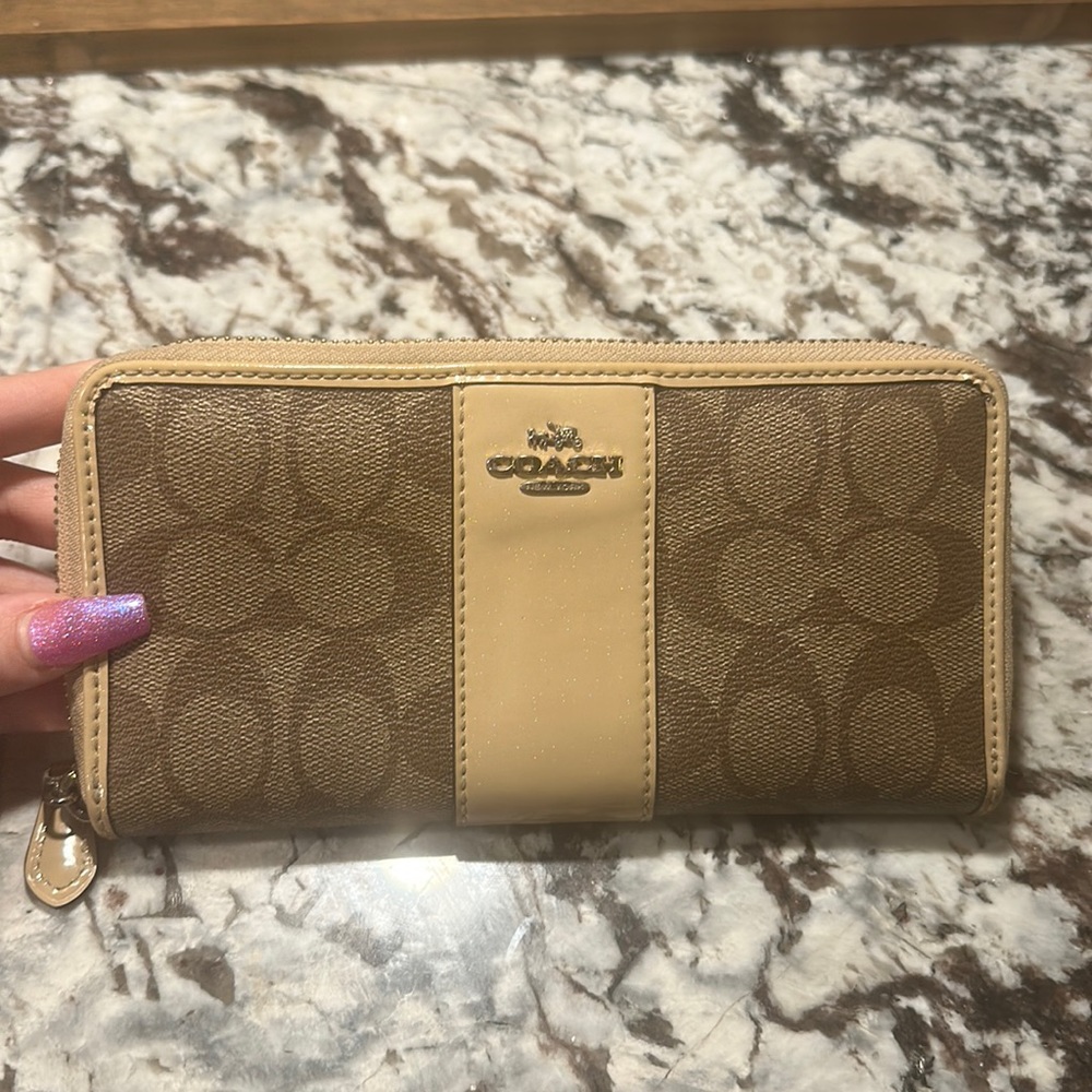 EUC Coach Wallet
